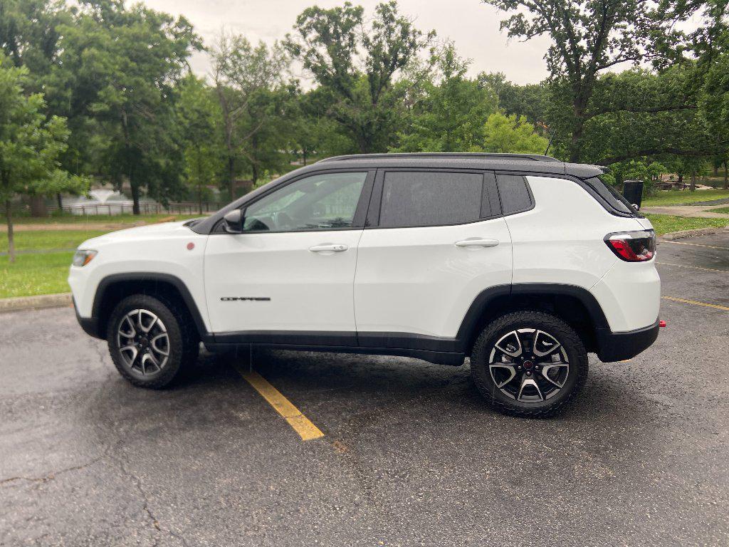 used 2025 Jeep Compass car, priced at $26,694