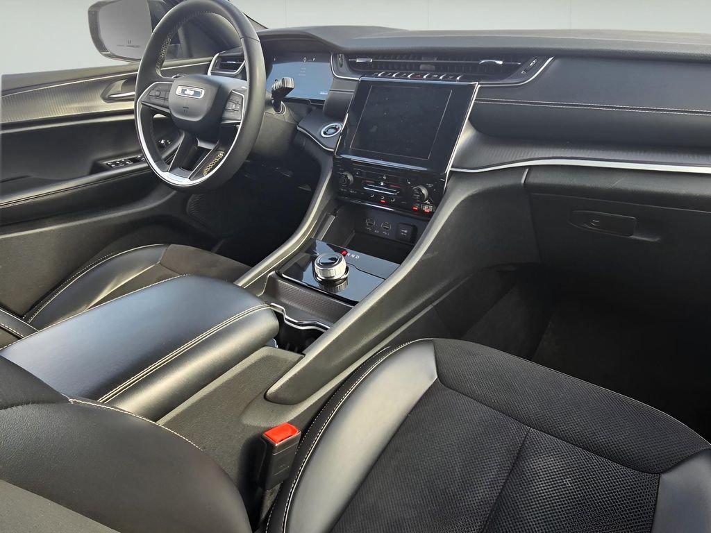 used 2024 Jeep Grand Cherokee car, priced at $27,692
