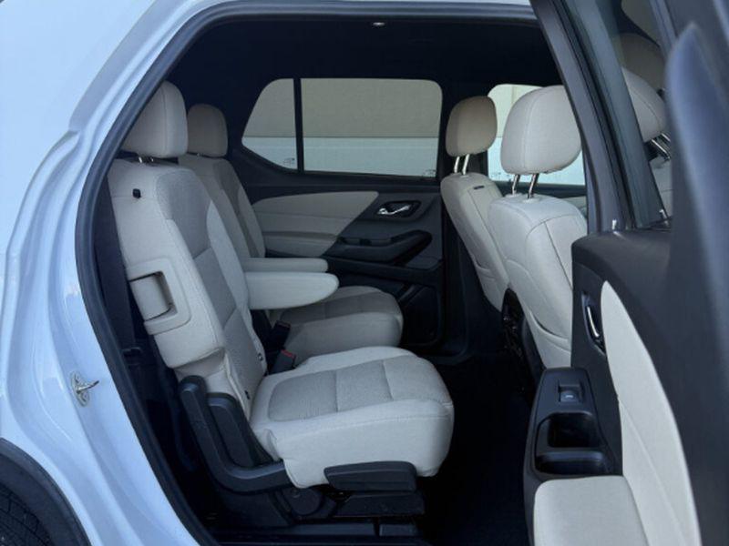 used 2023 Chevrolet Traverse car, priced at $25,004