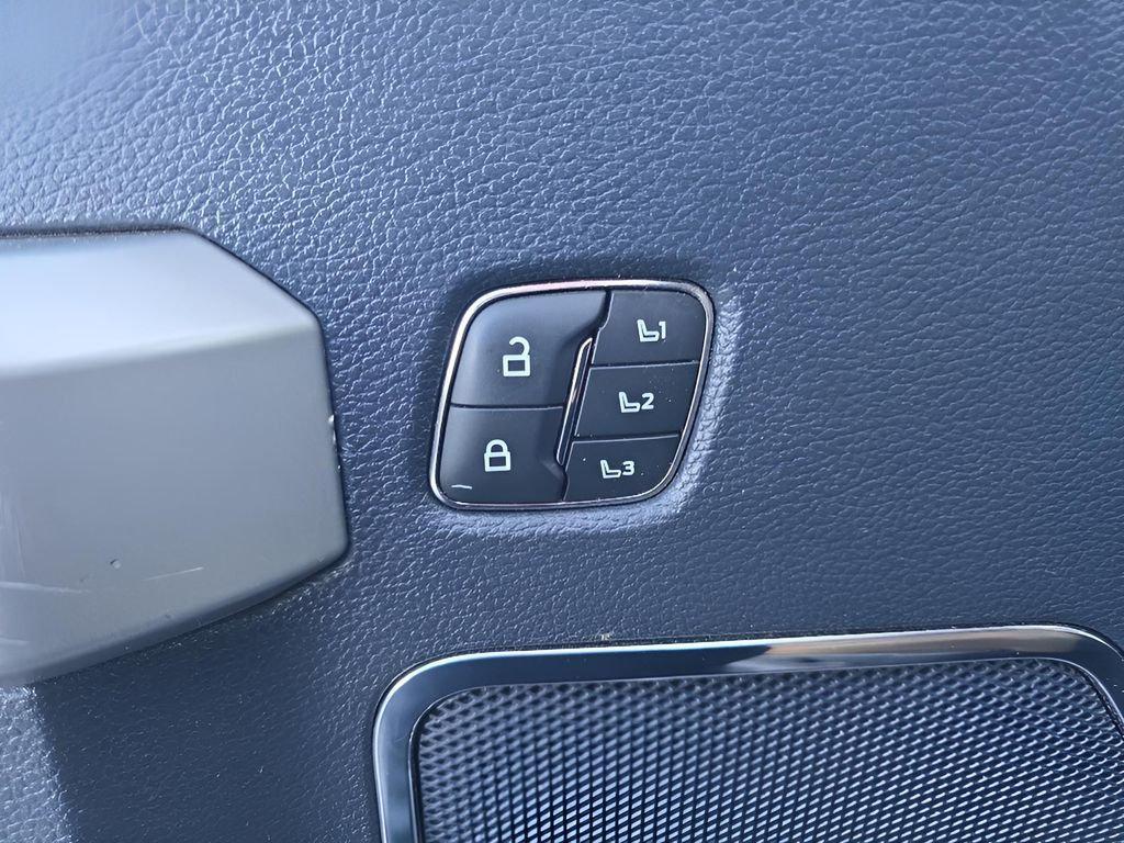 used 2022 Ford F-250 car, priced at $53,989