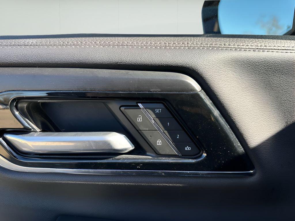 used 2025 GMC Yukon car, priced at $69,445