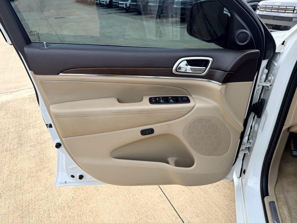 used 2015 Jeep Grand Cherokee car, priced at $14,679