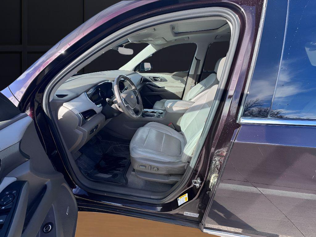 used 2021 Chevrolet Traverse car, priced at $24,262