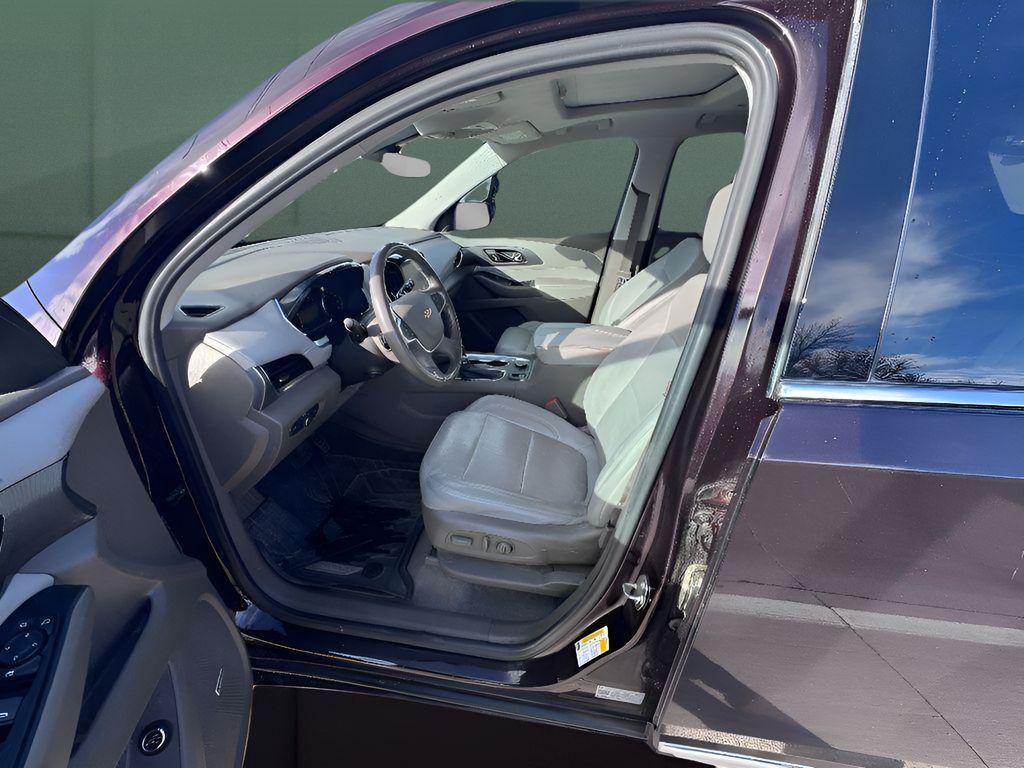 used 2021 Chevrolet Traverse car, priced at $24,262