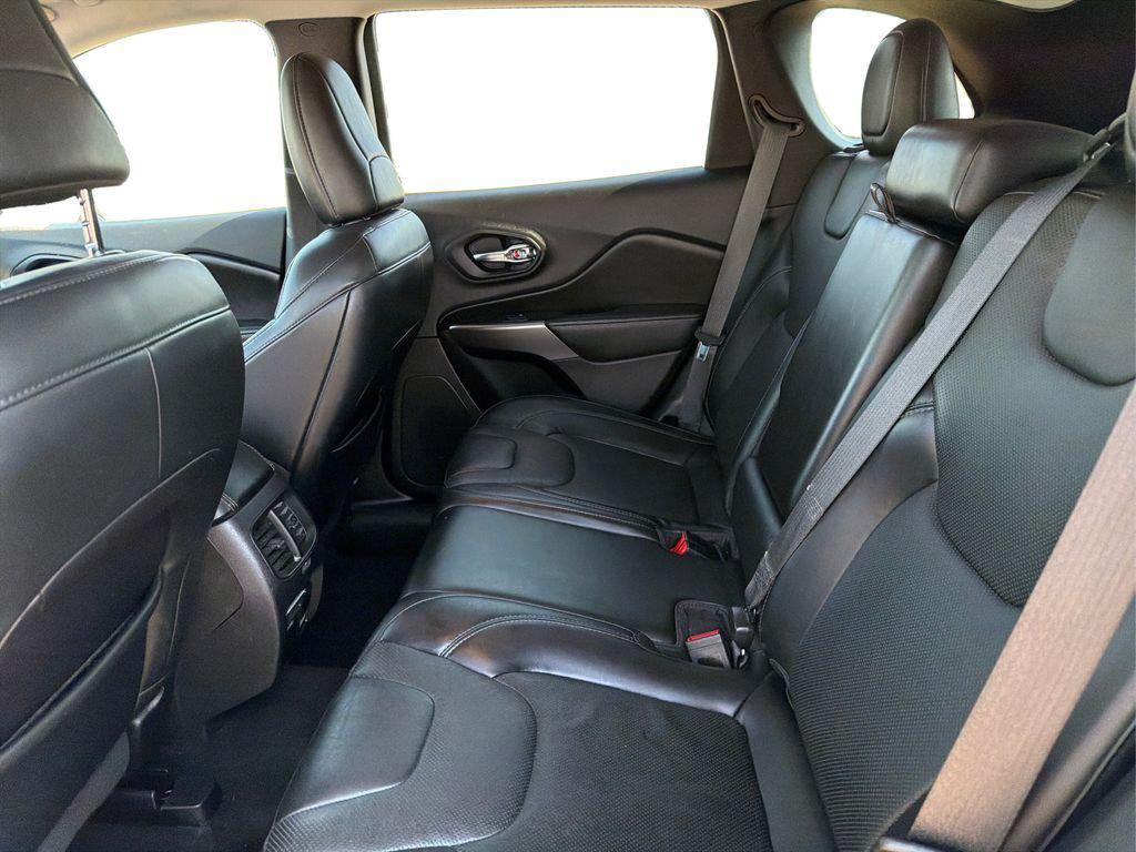 used 2020 Jeep Cherokee car, priced at $15,294