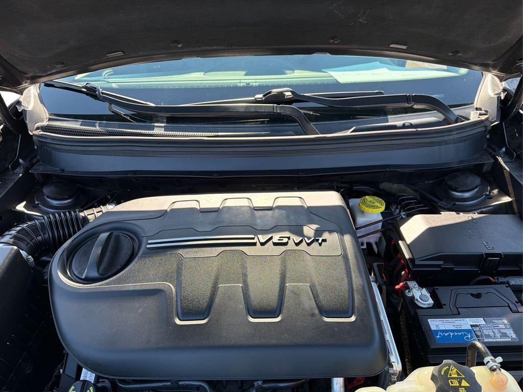 used 2020 Jeep Cherokee car, priced at $15,294