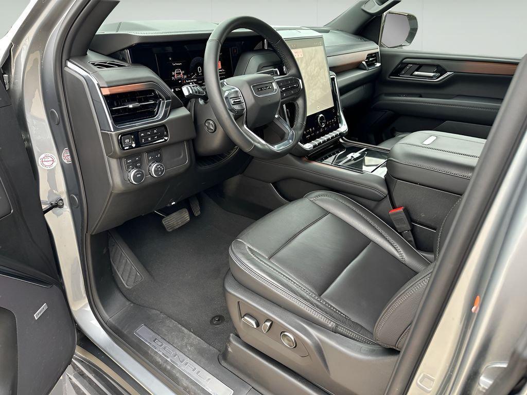used 2025 GMC Yukon car, priced at $69,395