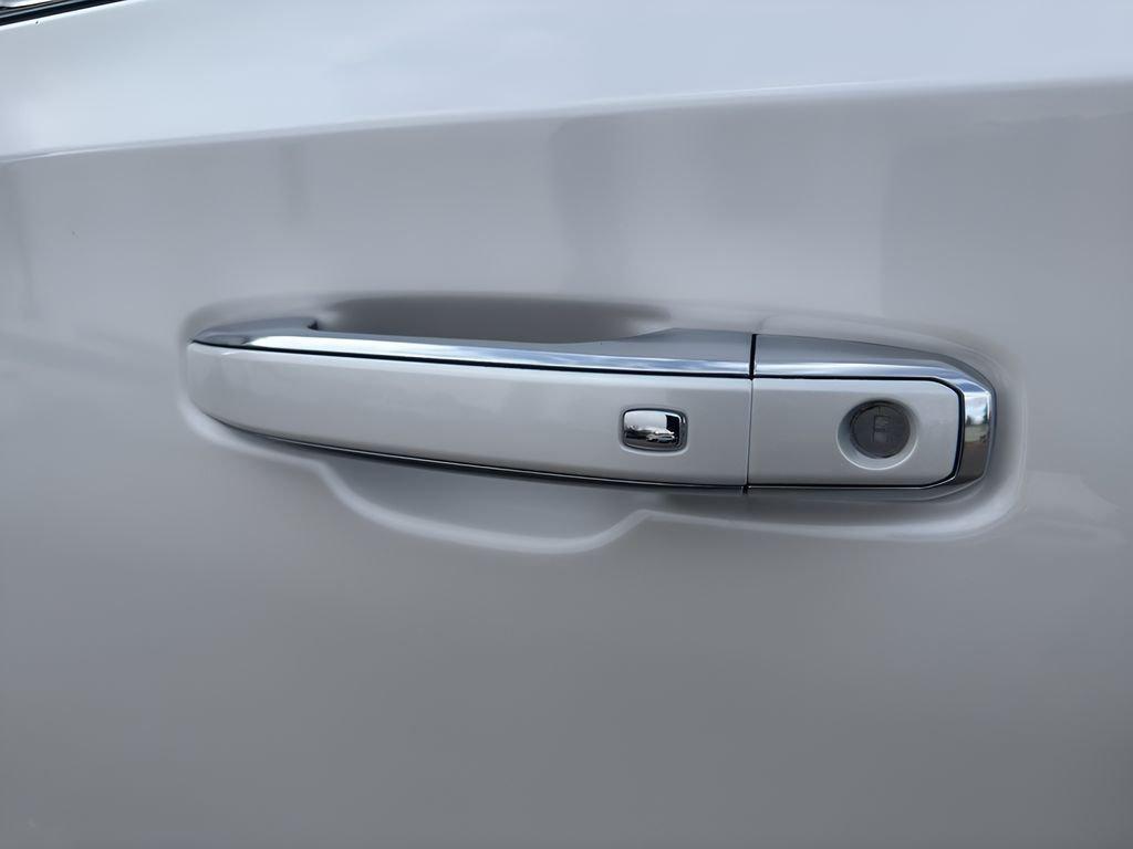 used 2024 GMC Yukon car, priced at $74,995