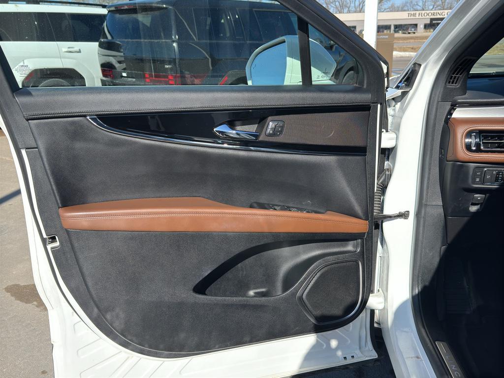 used 2022 Lincoln Nautilus car, priced at $24,450