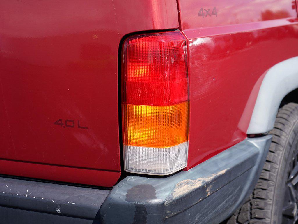 used 1998 Jeep Cherokee car, priced at $9,694