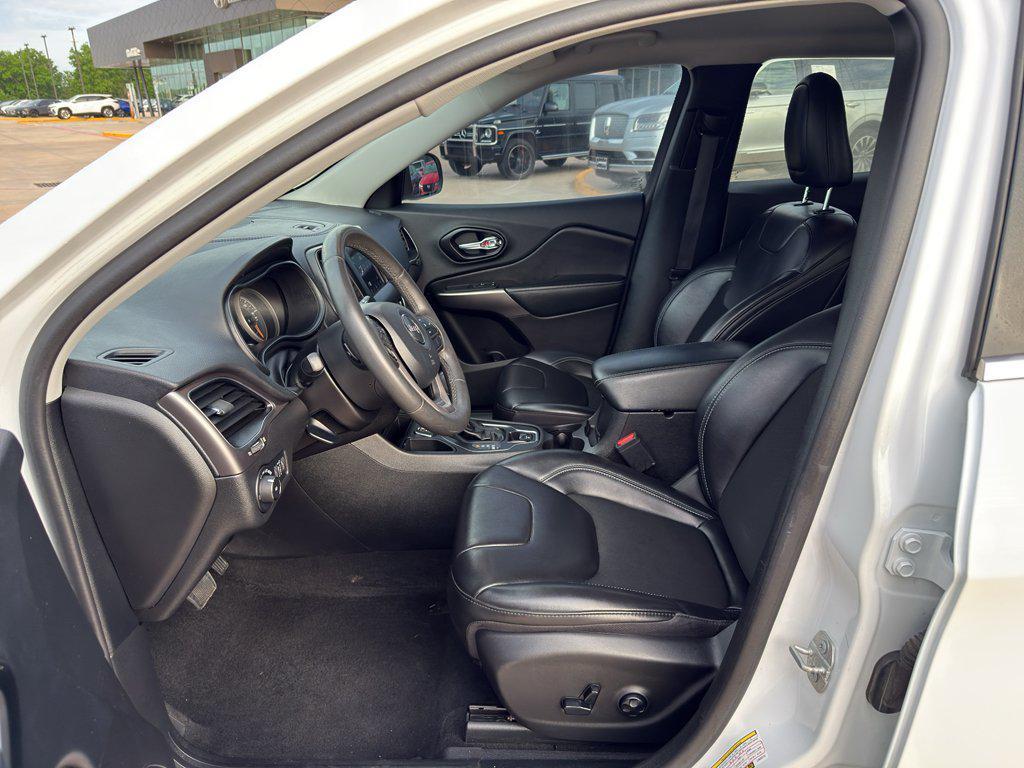 used 2020 Jeep Cherokee car, priced at $16,494