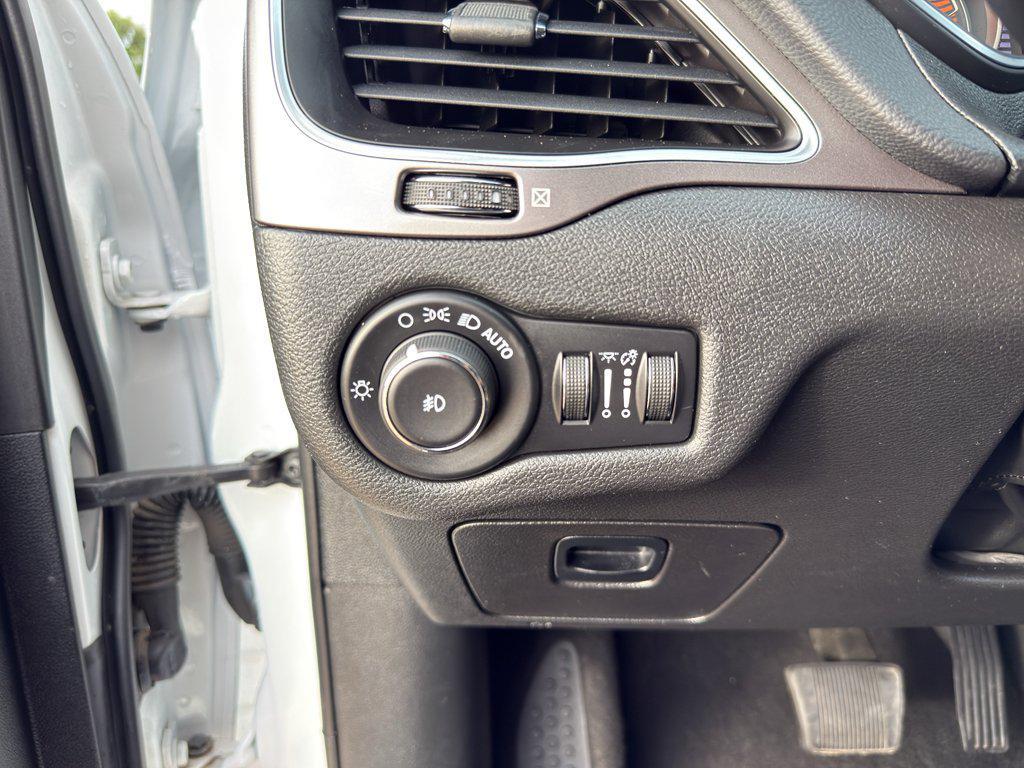 used 2020 Jeep Cherokee car, priced at $16,494