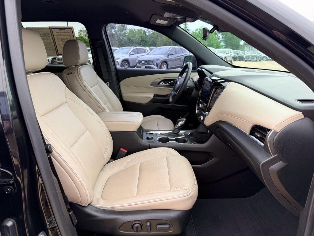 used 2023 Chevrolet Traverse car, priced at $40,394