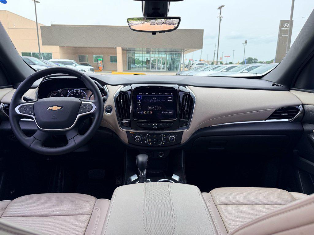 used 2023 Chevrolet Traverse car, priced at $40,394
