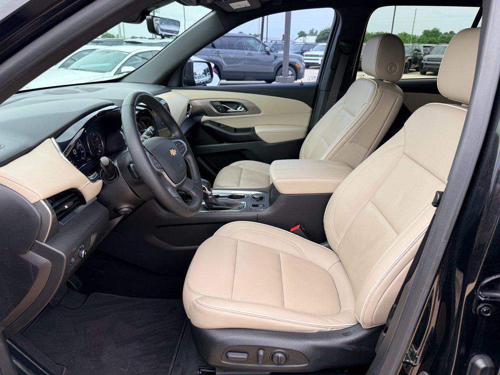 used 2023 Chevrolet Traverse car, priced at $40,394
