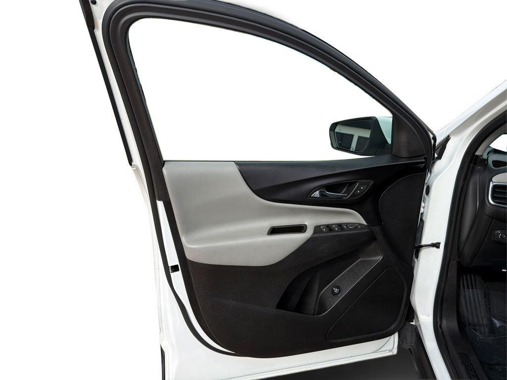 used 2024 Chevrolet Equinox car, priced at $19,329