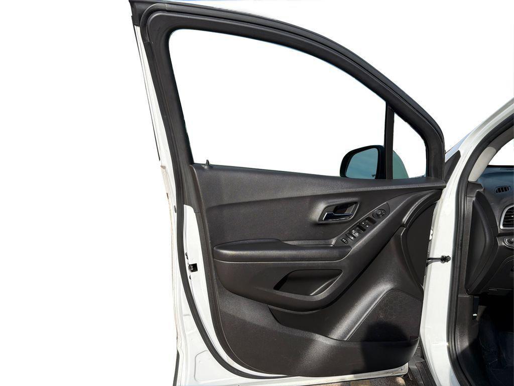 used 2022 Chevrolet Trax car, priced at $14,925