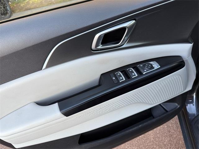 used 2023 Kia Carnival car, priced at $31,880