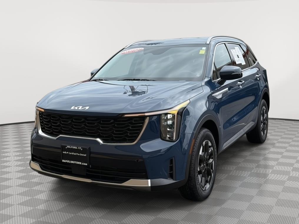 used 2025 Kia Sorento car, priced at $34,400
