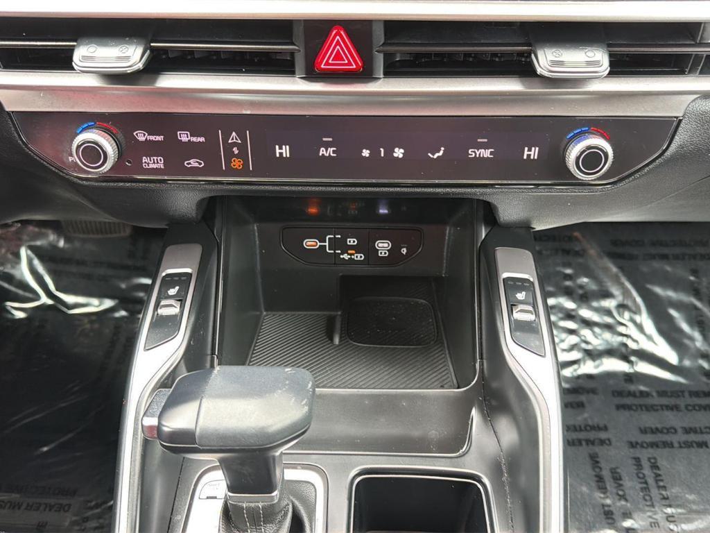 used 2025 Kia Sorento car, priced at $34,400