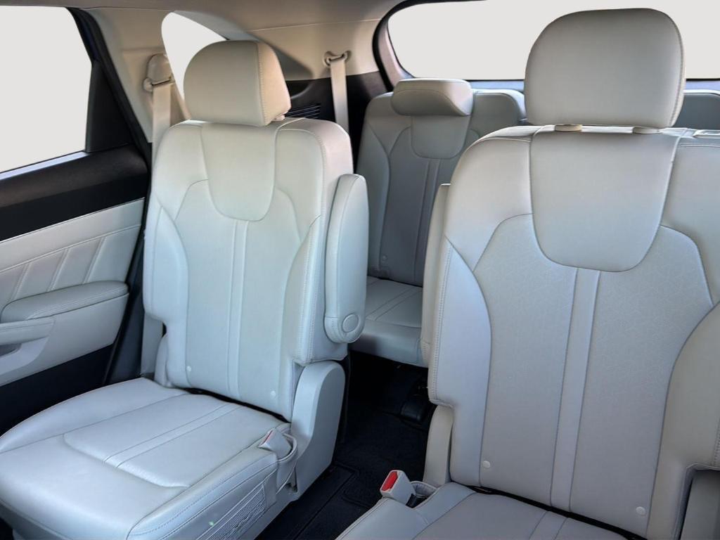 used 2023 Kia Sorento car, priced at $33,190
