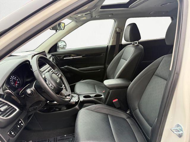 used 2023 Kia Seltos car, priced at $23,897