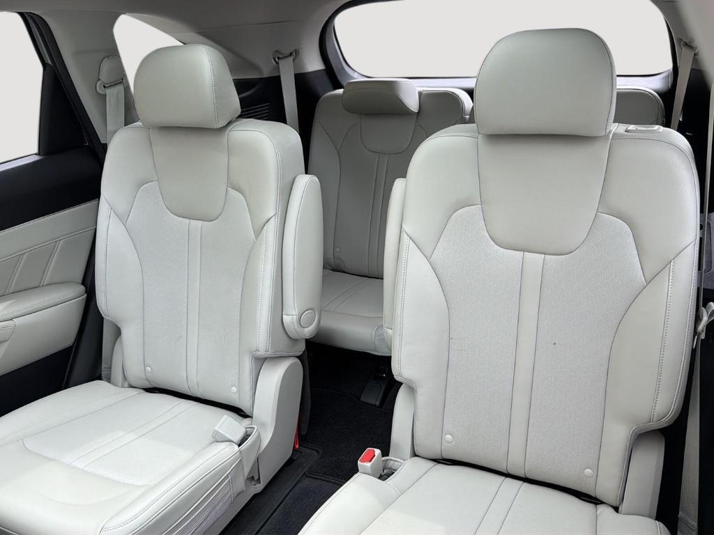 used 2023 Kia Sorento car, priced at $33,270