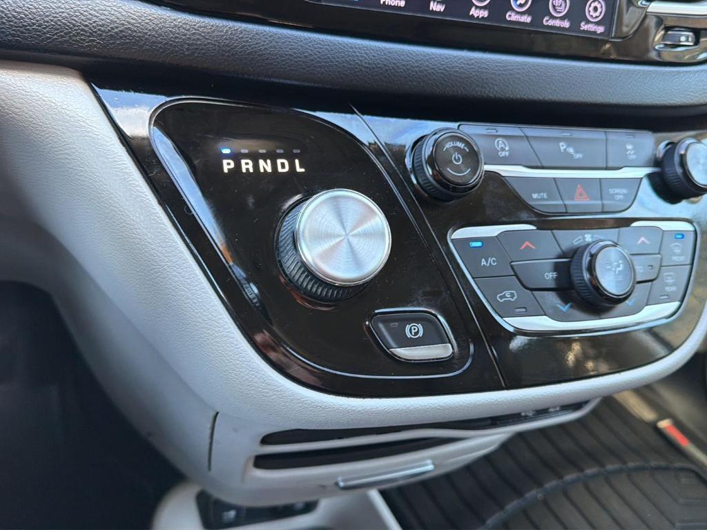 used 2018 Chrysler Pacifica car, priced at $14,998