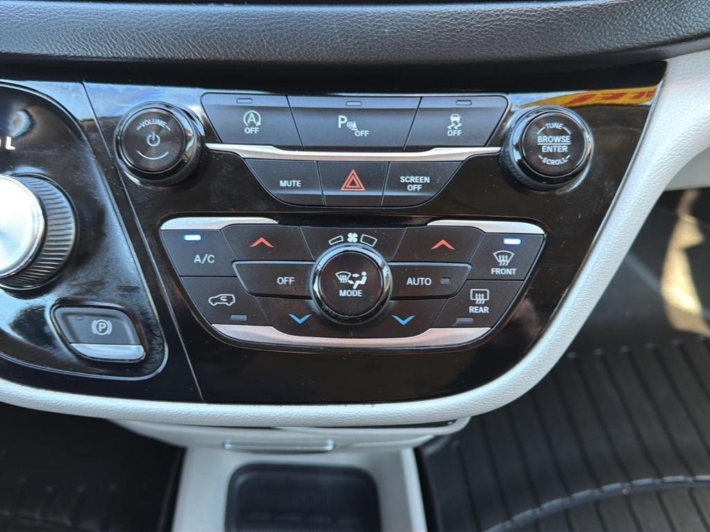 used 2018 Chrysler Pacifica car, priced at $14,998