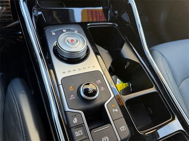 used 2025 Kia Sorento Hybrid car, priced at $29,874