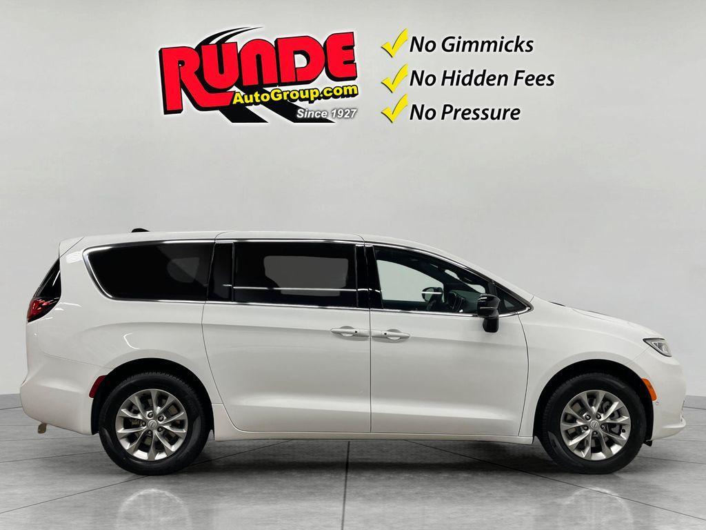 new 2026 Chrysler Pacifica car, priced at $51,152