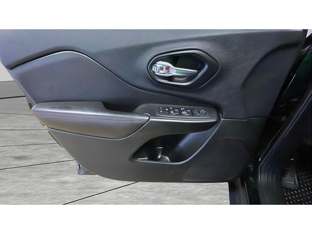 used 2019 Jeep Cherokee car, priced at $15,473