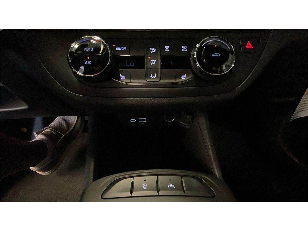 new 2025 Buick Envista car, priced at $24,785