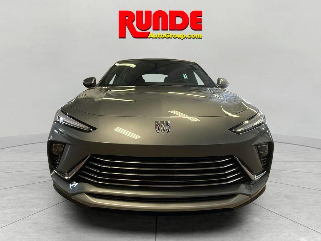 new 2025 Buick Envista car, priced at $24,785