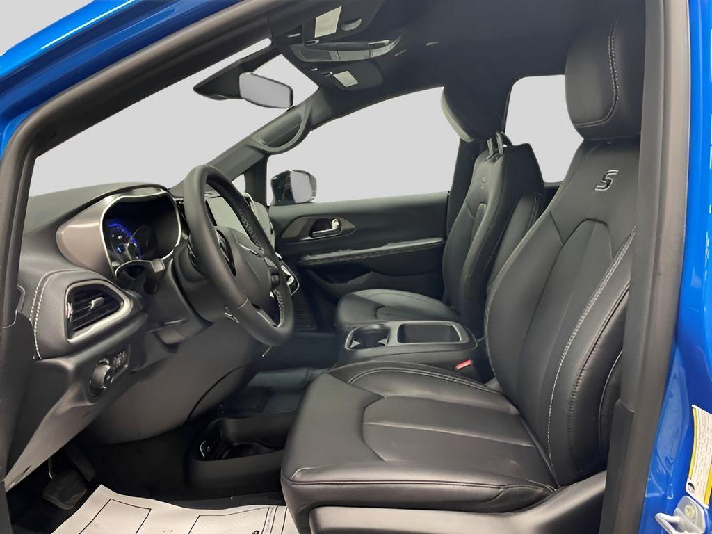 new 2026 Chrysler Pacifica car, priced at $48,975