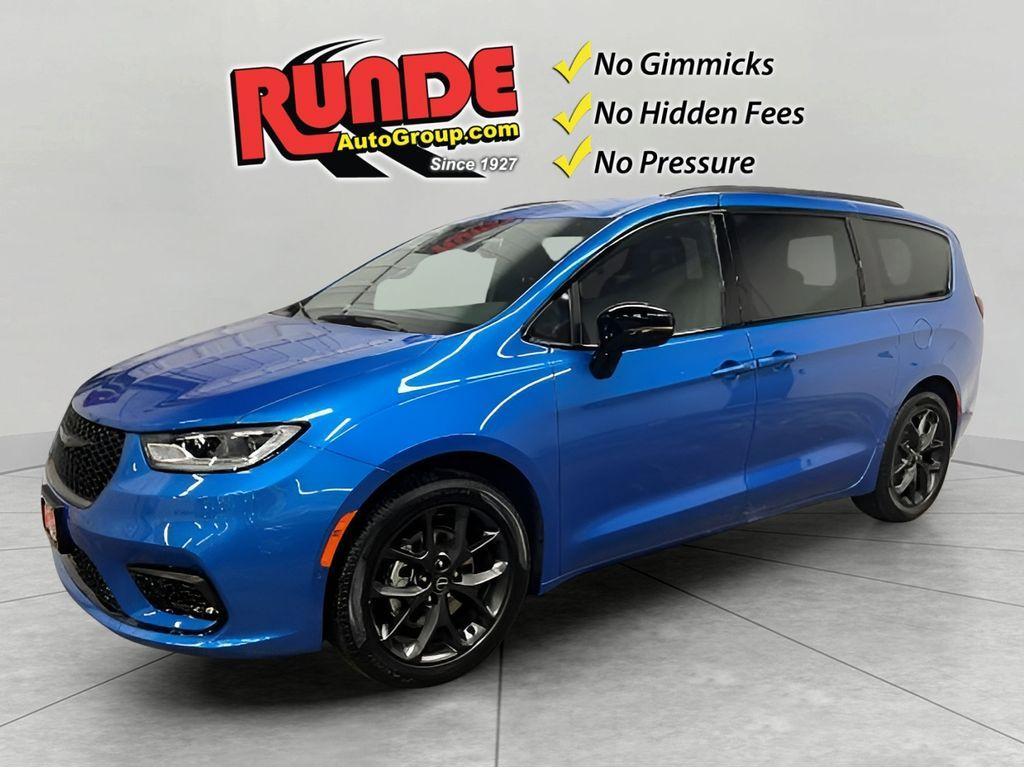 new 2026 Chrysler Pacifica car, priced at $48,975