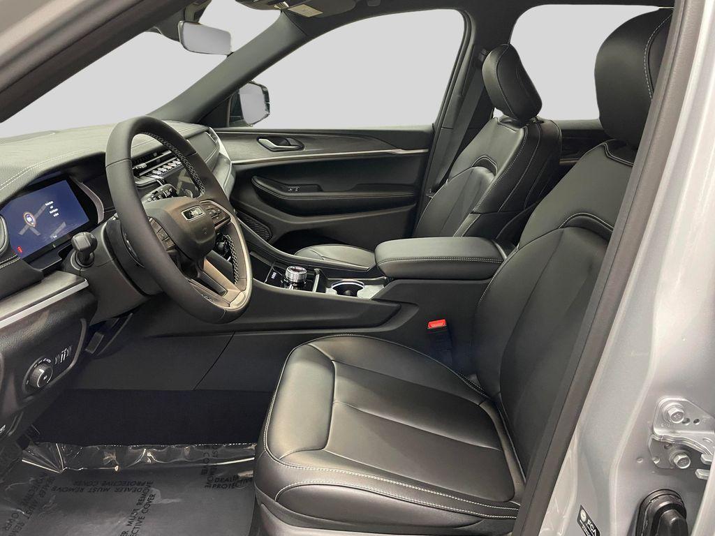 new 2025 Jeep Grand Cherokee car, priced at $48,444