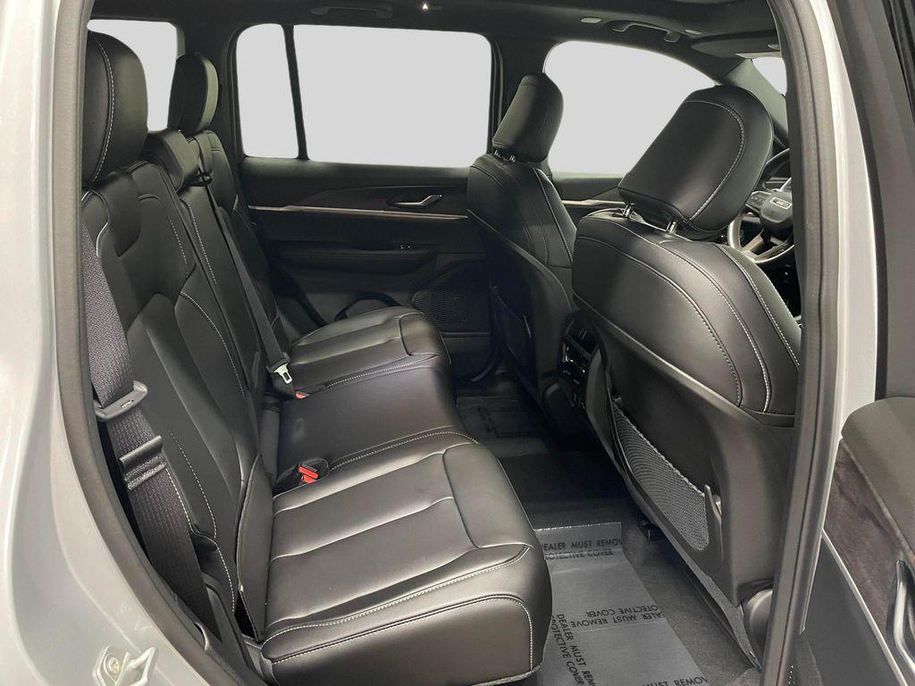 new 2025 Jeep Grand Cherokee car, priced at $48,444