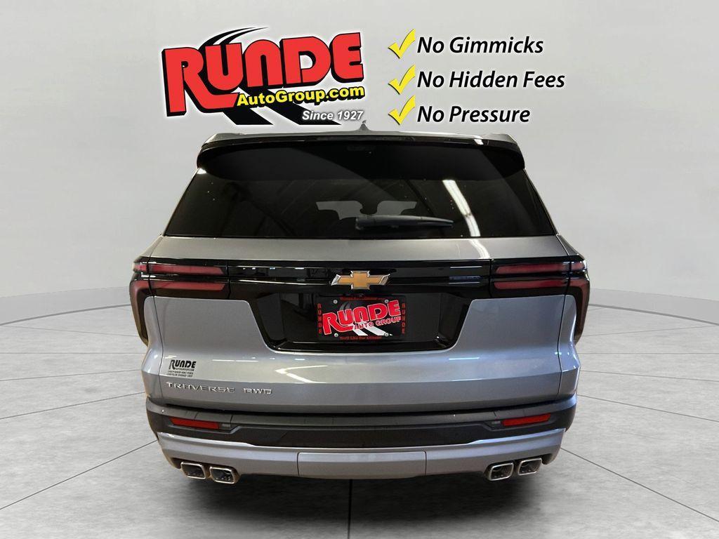 new 2026 Chevrolet Traverse car, priced at $48,013