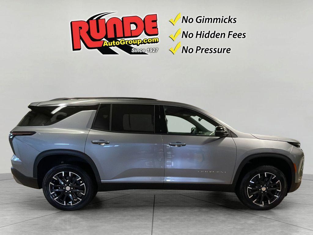 new 2026 Chevrolet Traverse car, priced at $48,013