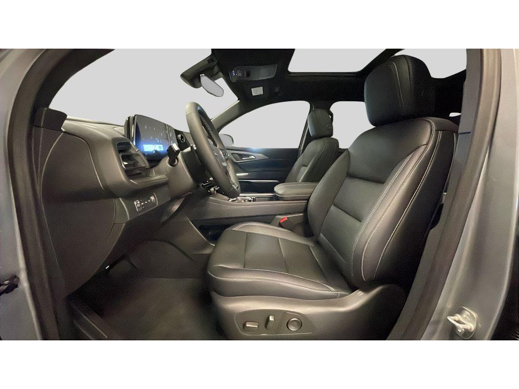 new 2026 Chevrolet Traverse car, priced at $48,013