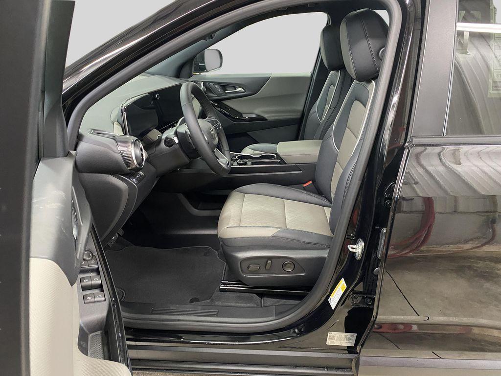 new 2026 Chevrolet Equinox car, priced at $36,915