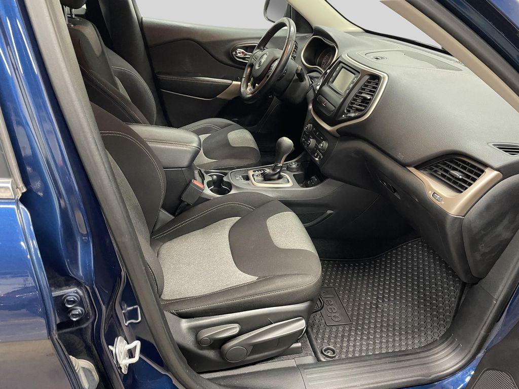 used 2018 Jeep Cherokee car, priced at $13,771