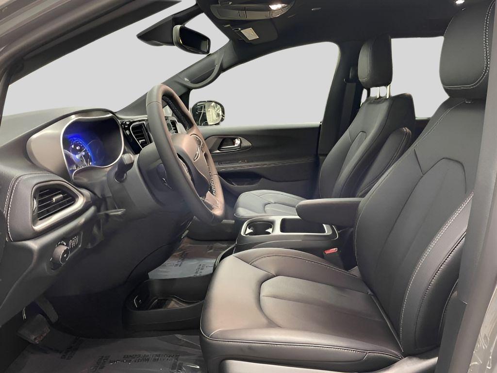 used 2025 Chrysler Pacifica car, priced at $40,992