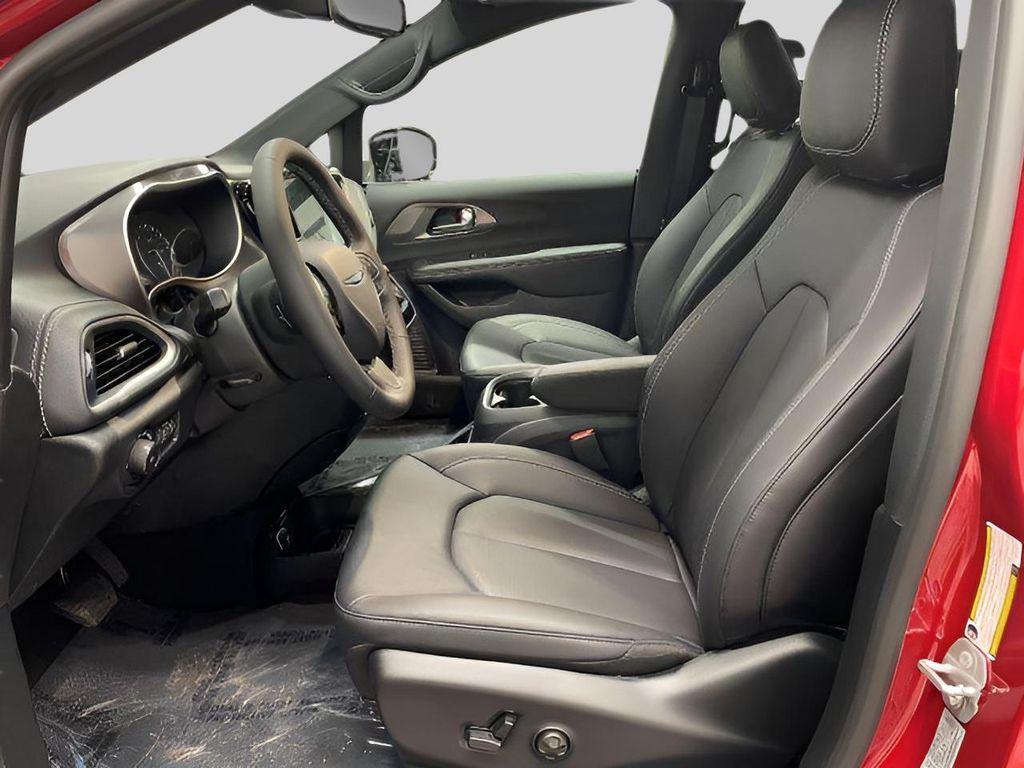 new 2026 Chrysler Pacifica car, priced at $44,043
