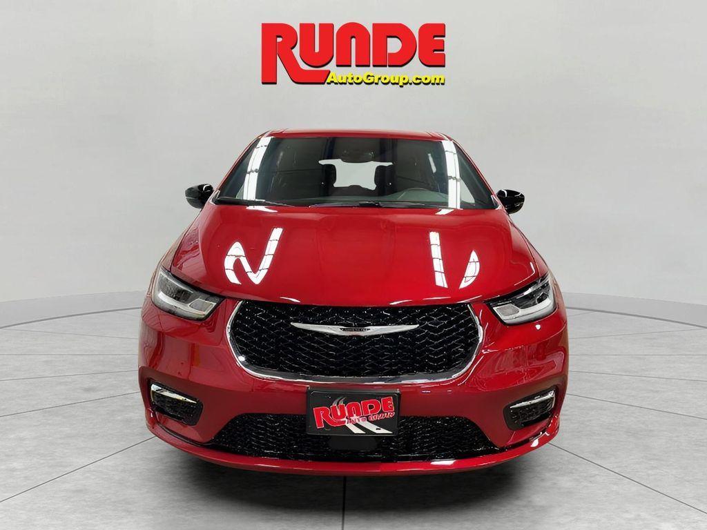 new 2026 Chrysler Pacifica car, priced at $44,043