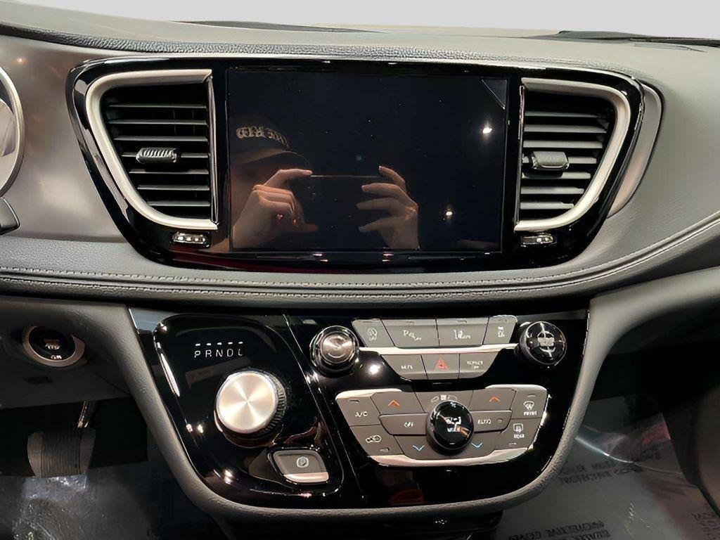 new 2026 Chrysler Pacifica car, priced at $44,043