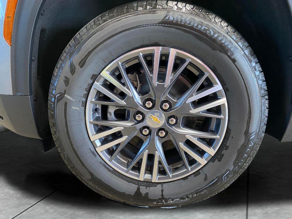 new 2026 Chevrolet Traverse car, priced at $42,820