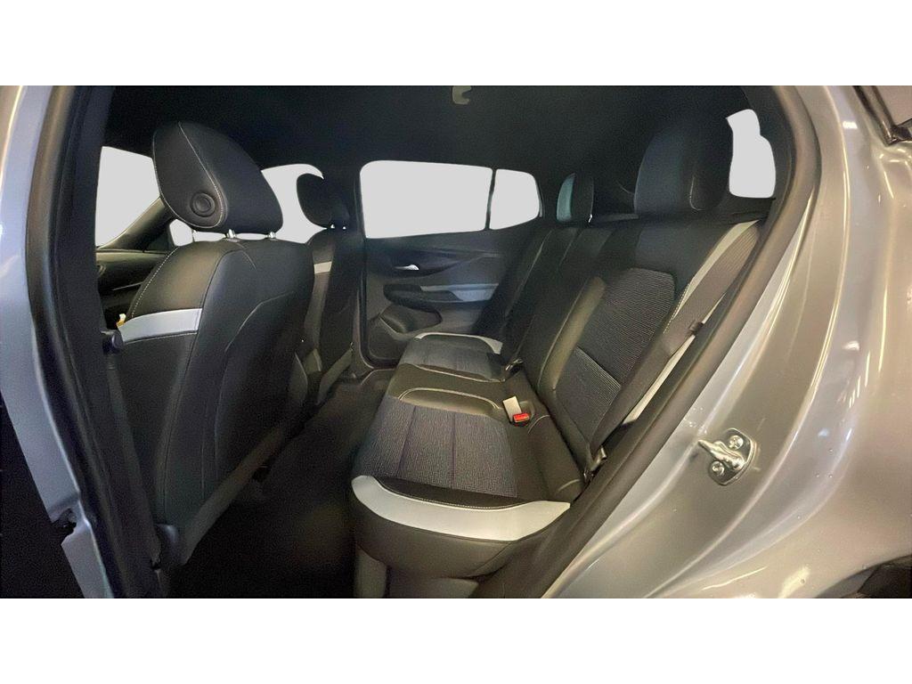 new 2025 Buick Envista car, priced at $25,380