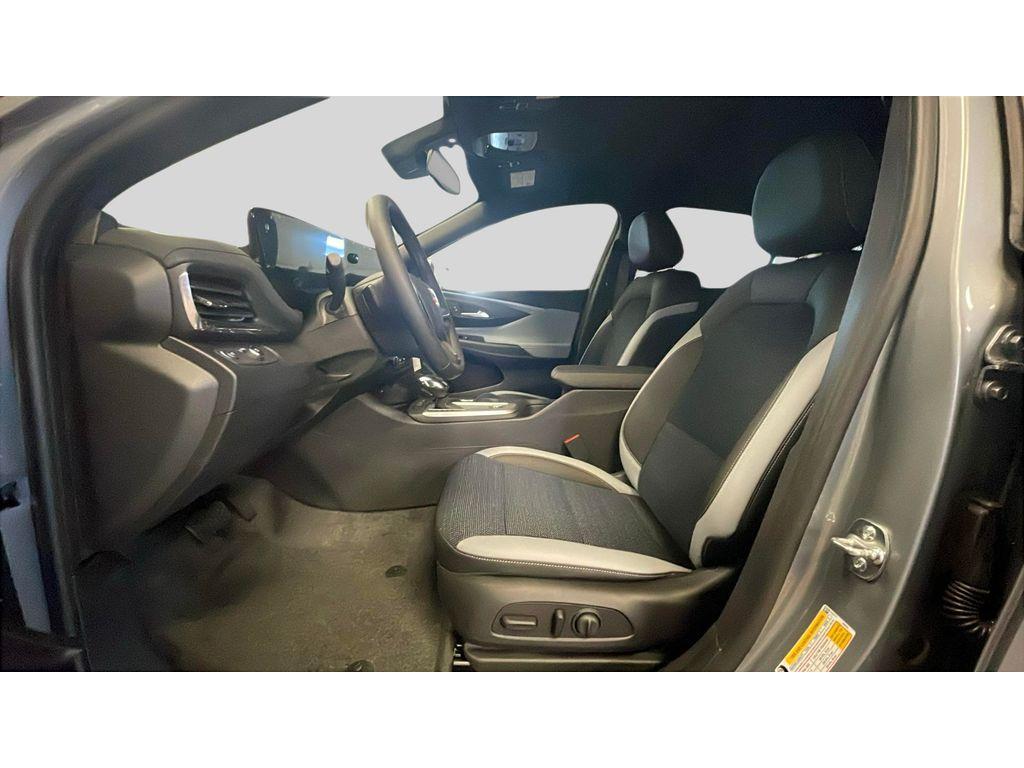 new 2025 Buick Envista car, priced at $25,380